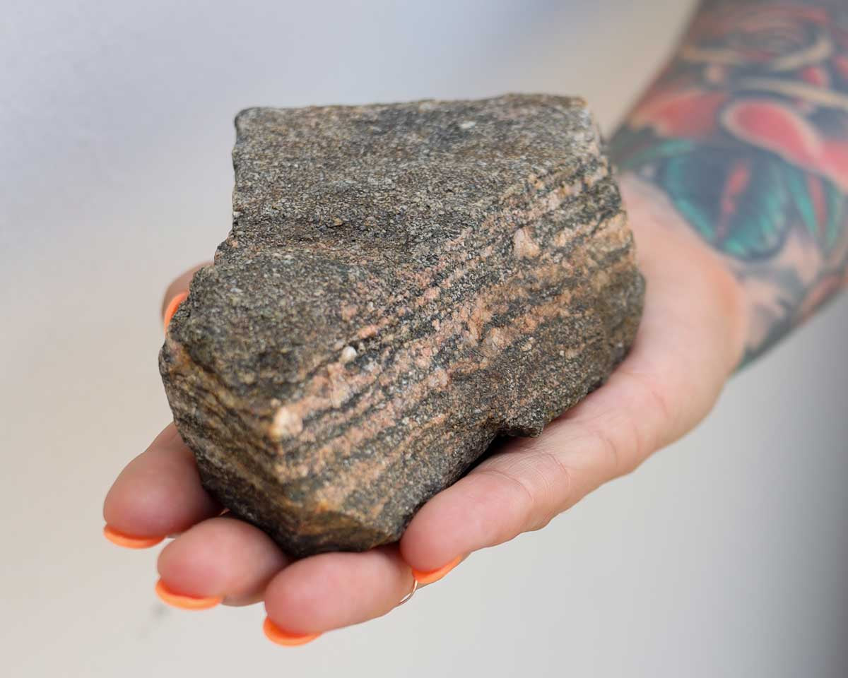 How to Pick Out a Stone to Turn Into Jewelry