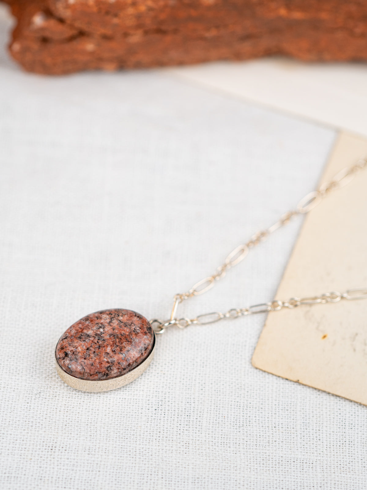 Red Rocks Sandstone Petite Lodestar Necklace | Silver