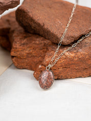 Red Rocks Sandstone Petite Lodestar Necklace | Silver