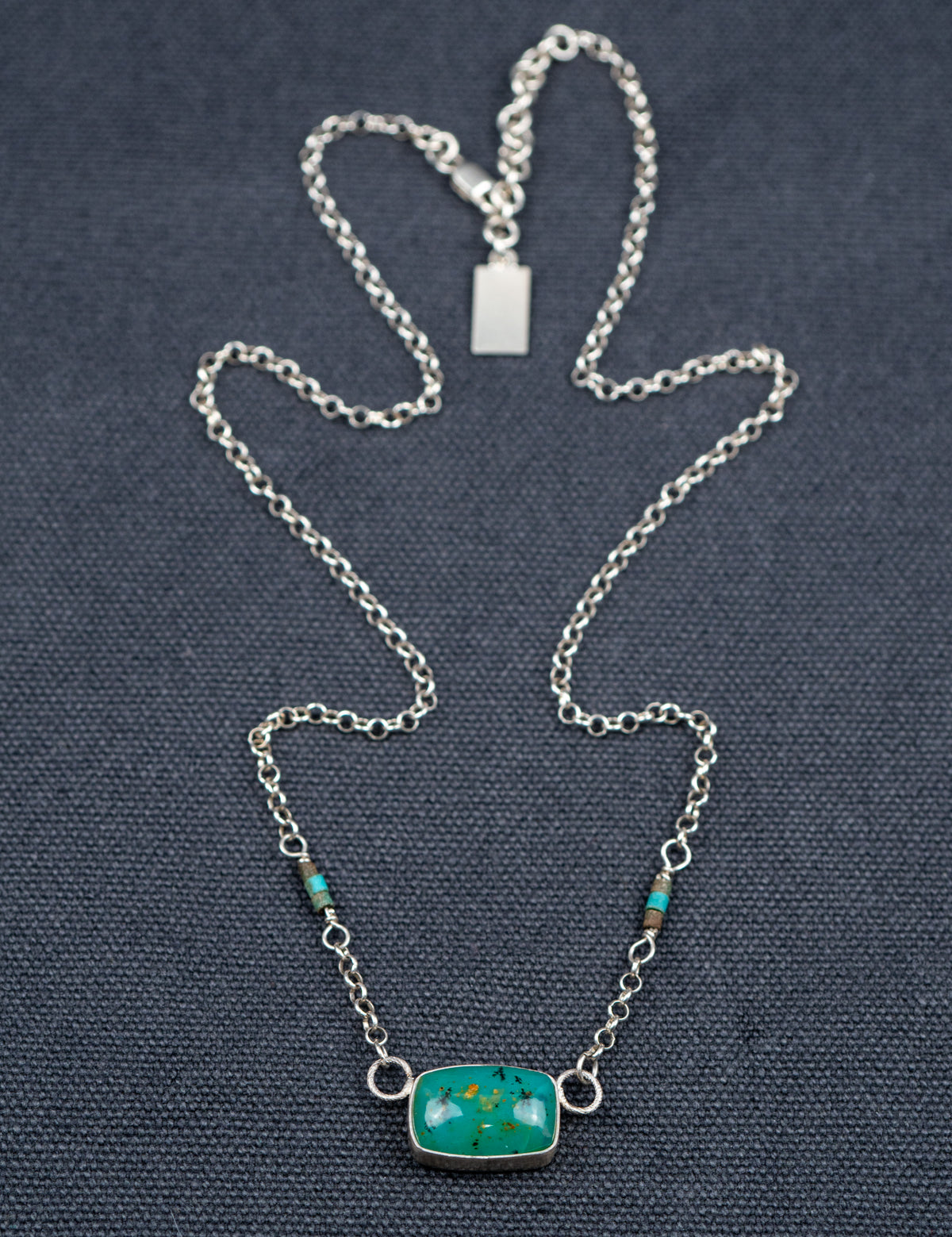 Hand-Forged_Necklace_With_ChalcedonyMalachit_Beads_Web_1.jpg